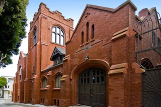 Illustration for article titled Beautiful Churches That Have Been Converted into Secular Buildings
